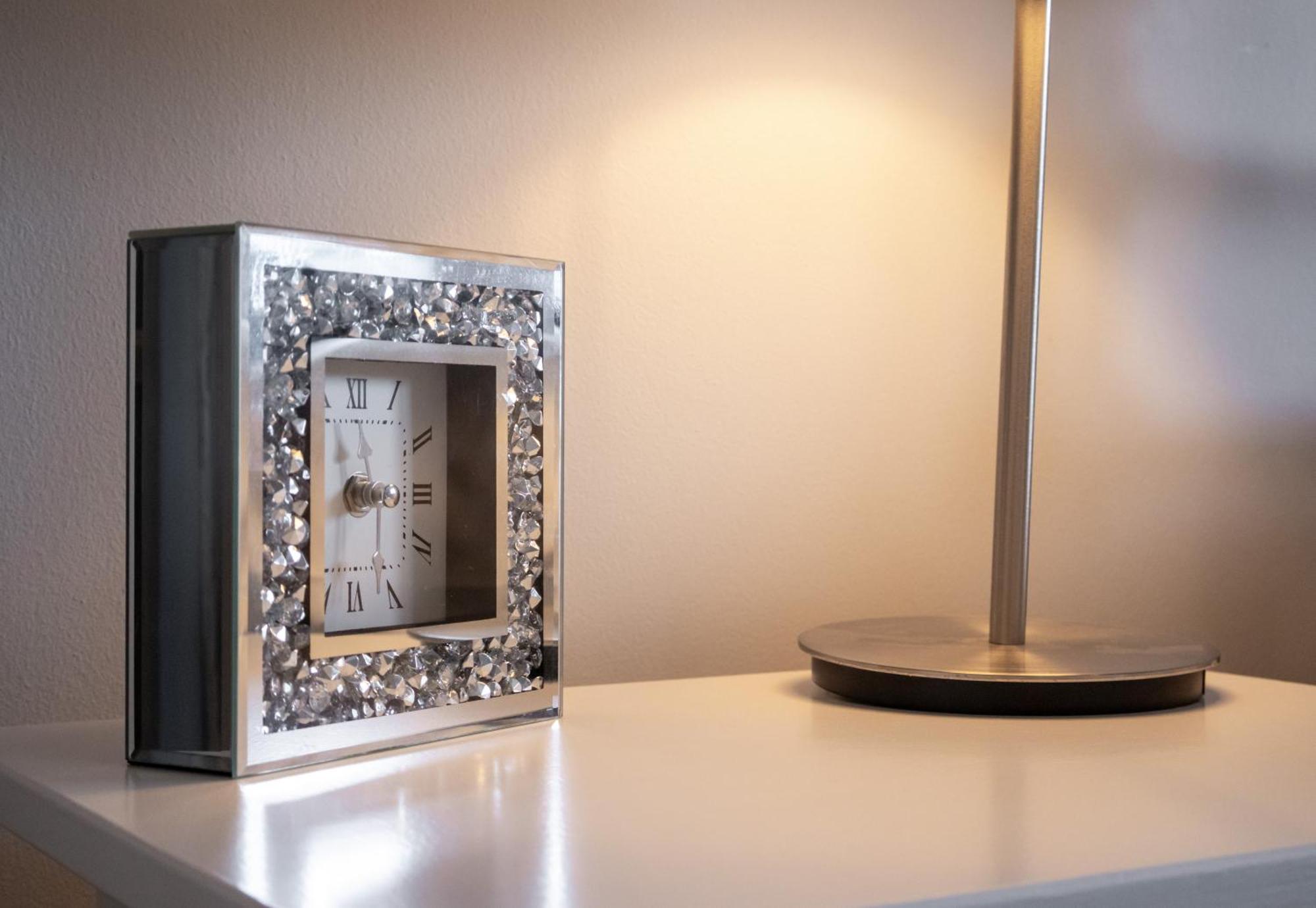 Modern 2 Bed Apartment Near Gatwick Crawley  Ngoại thất bức ảnh